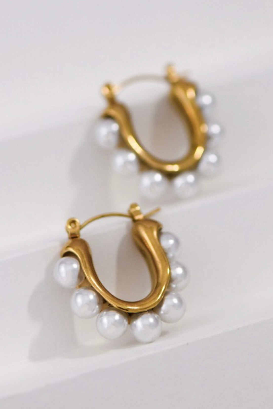 Pearl hoop